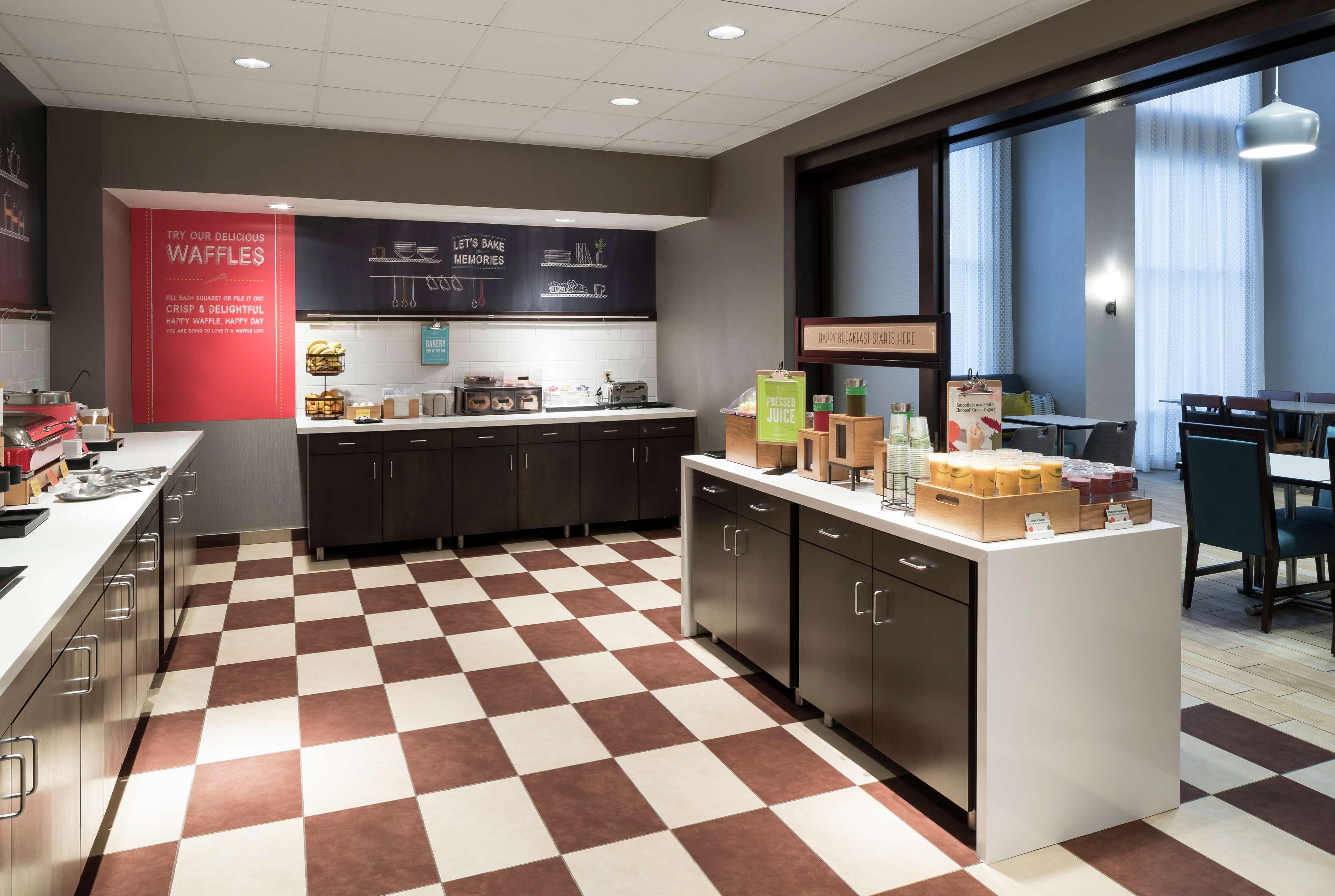 Hampton Inn & Suites Rochester-North Экстерьер фото