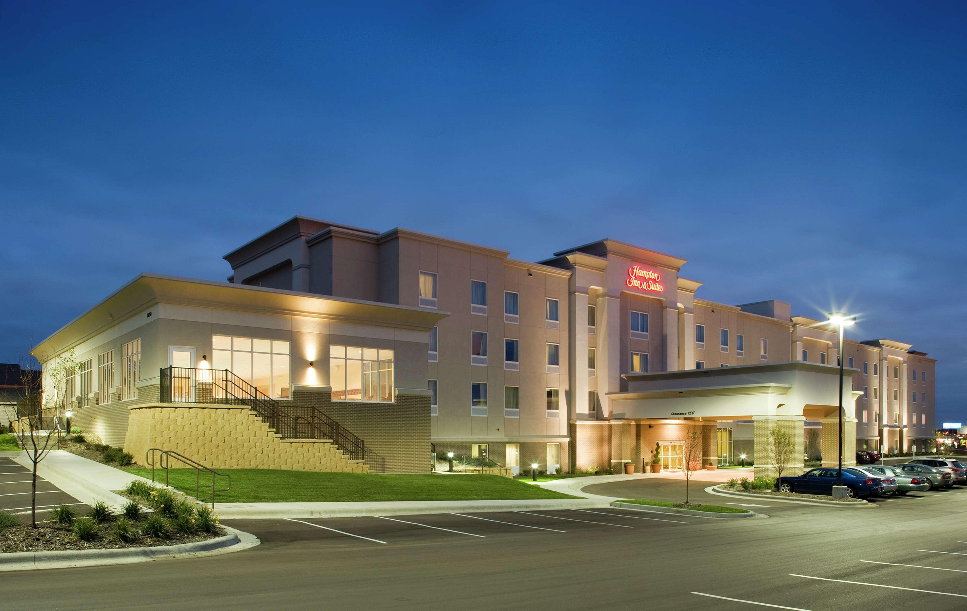 Hampton Inn & Suites Rochester-North Экстерьер фото