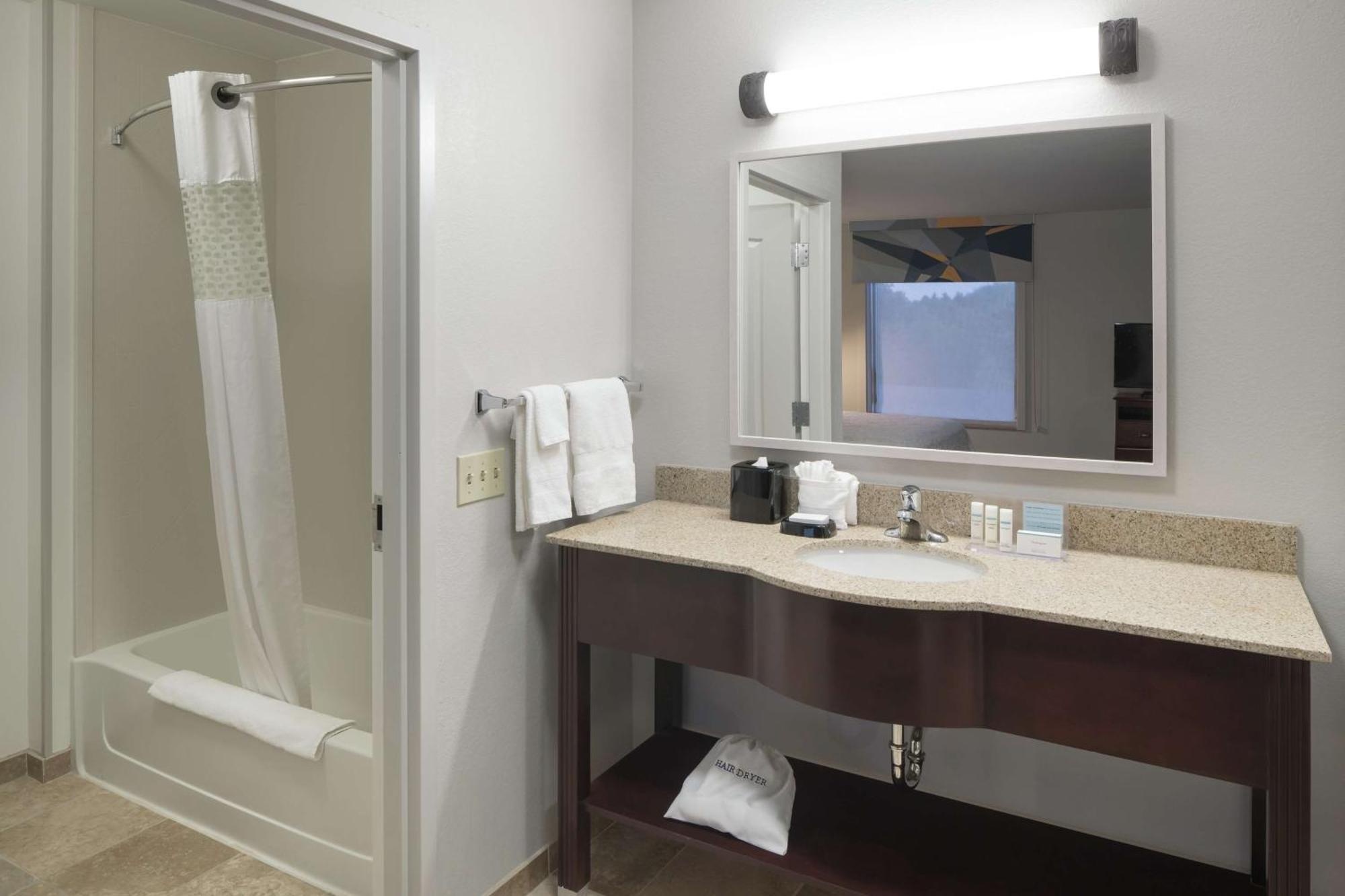 Hampton Inn & Suites Rochester-North Экстерьер фото