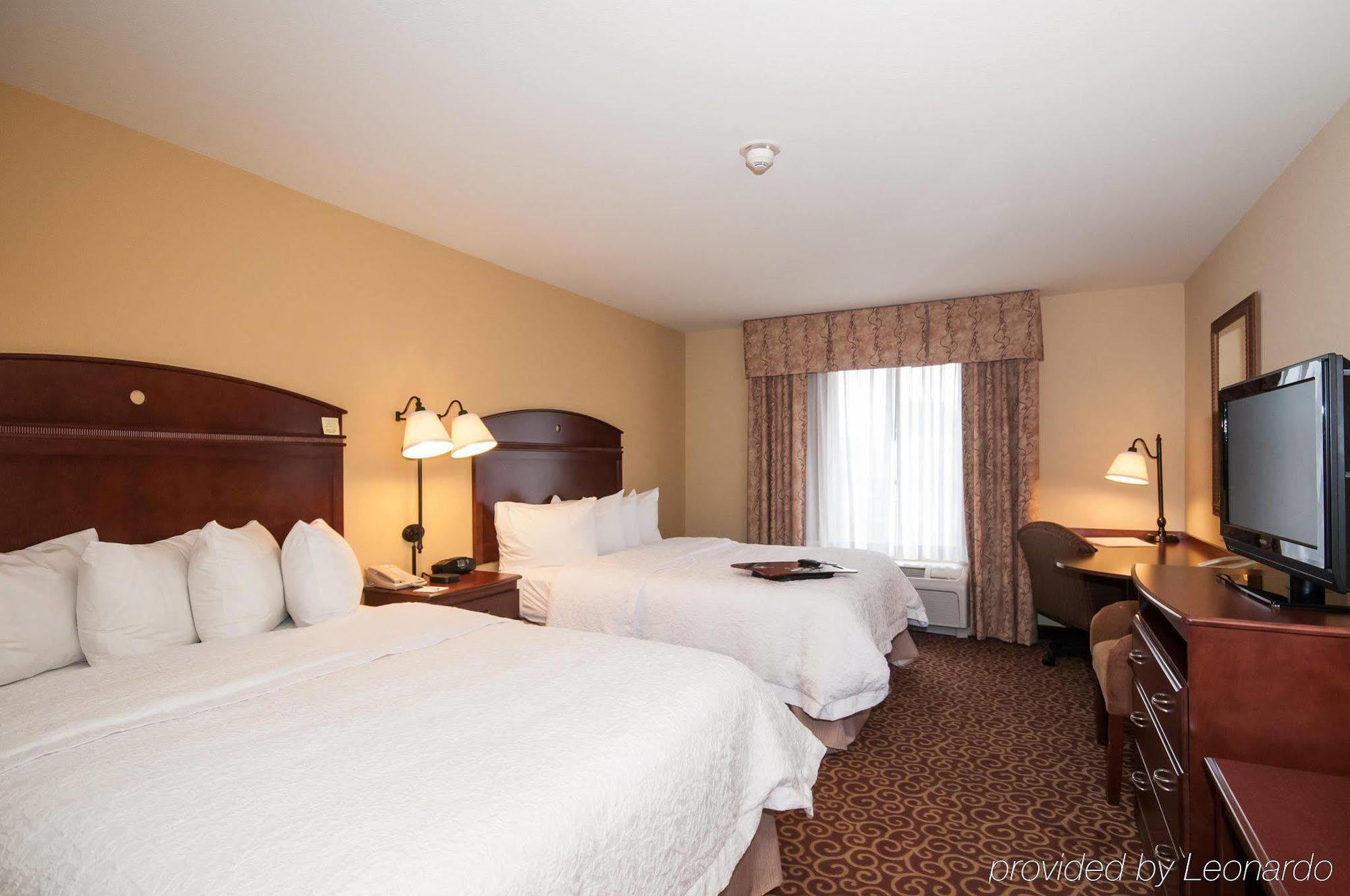 Hampton Inn & Suites Rochester-North Экстерьер фото