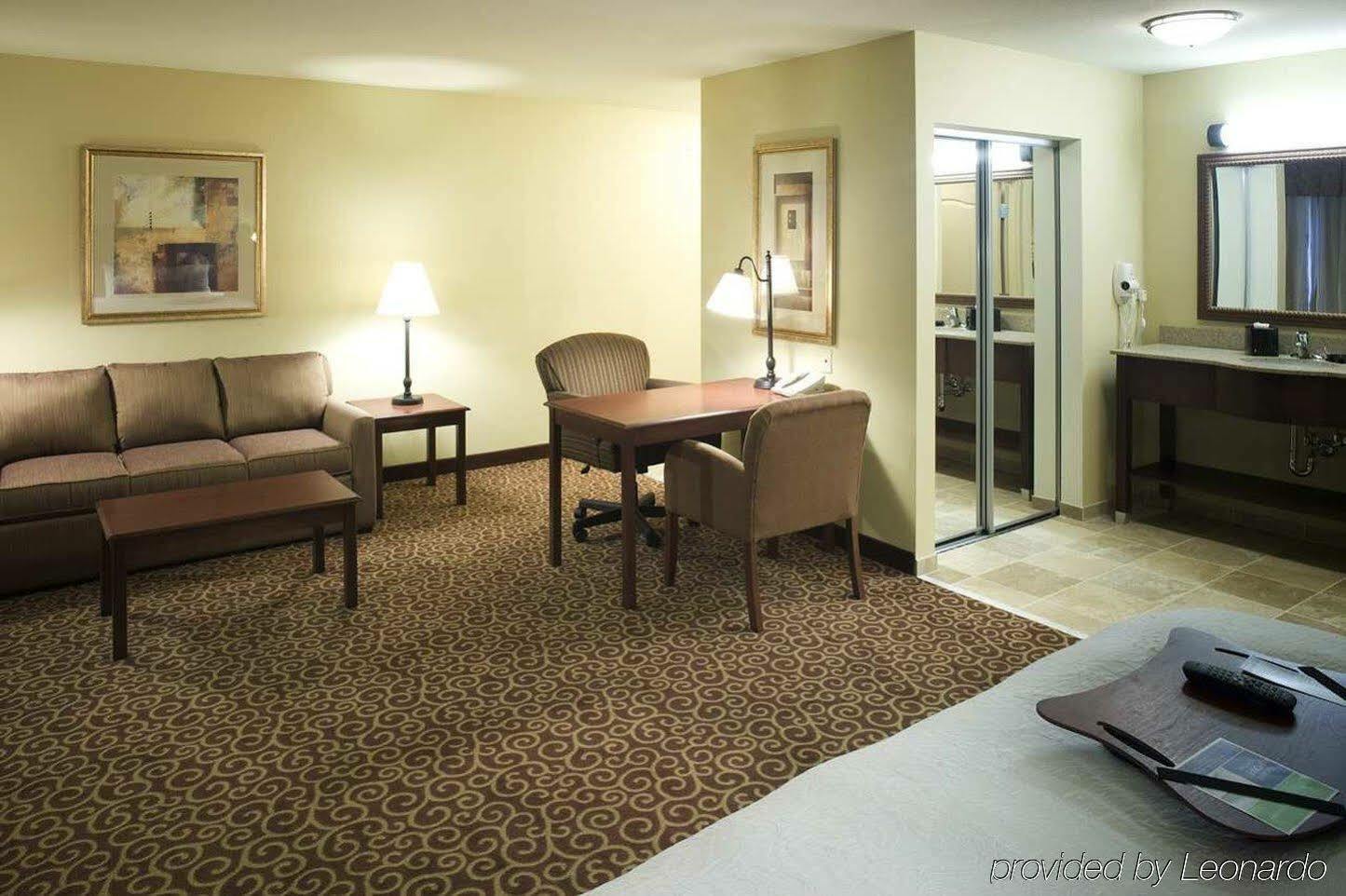 Hampton Inn & Suites Rochester-North Экстерьер фото